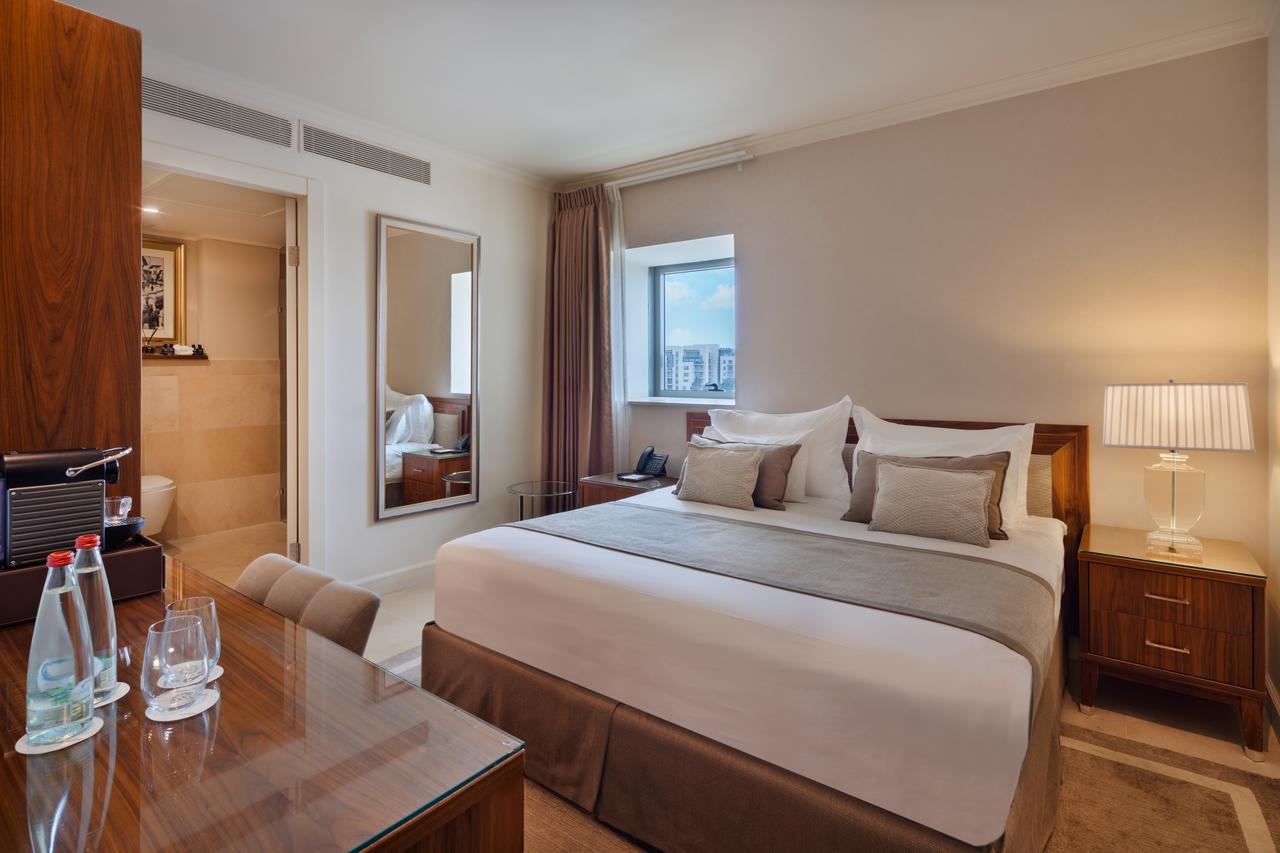 Herbert Samuel Kudüs Dış mekan fotoğraf A bedroom at the Waldorf Astoria Jerusalem